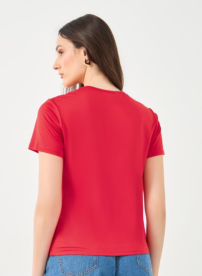 ستايلي تيشيرت ستايلي مطبوع بشعار أحمر بقصة عادية - Image 5